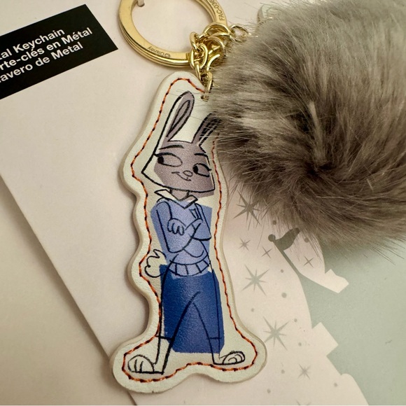 NWT. Zootopia poof keychain. Poof ball gray keychain with Judy Hopps - Picture 5 of 6